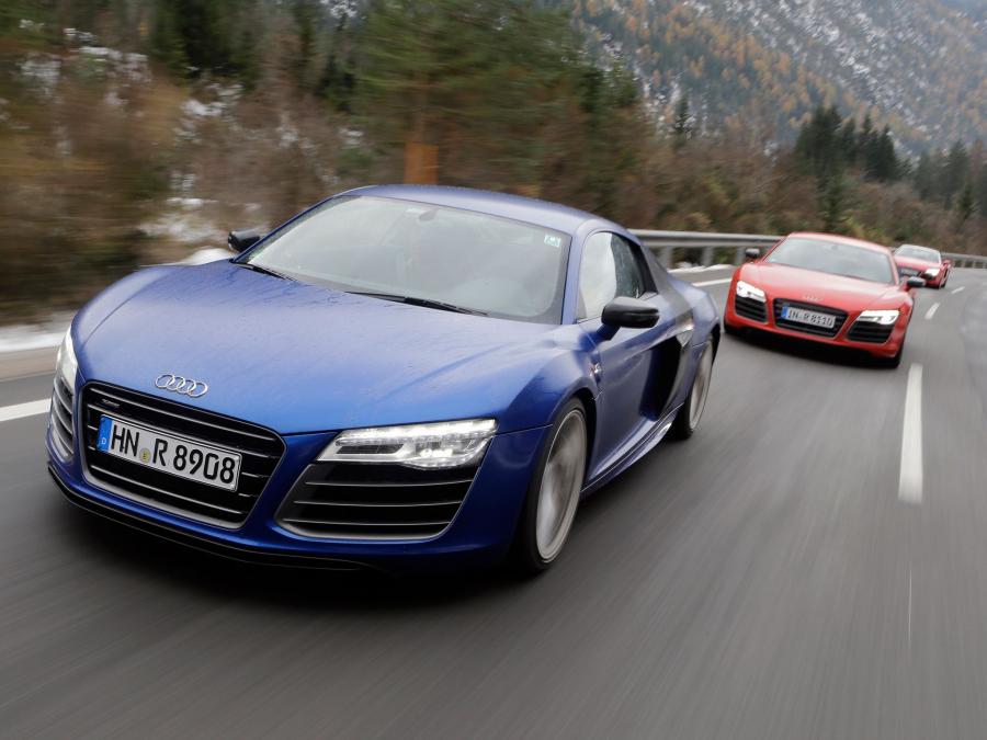  Audi R8 V10 2012 года  (фото 11 из 16)